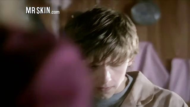 Тайлер и Дакота учат сексу горячим MILF