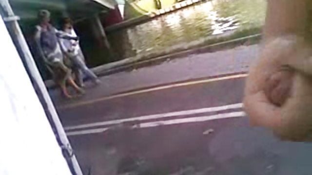 Маленький подросток, разорванный огромным членом