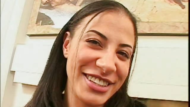 Очаровательный стройный Eurobabes обожает вкус киски