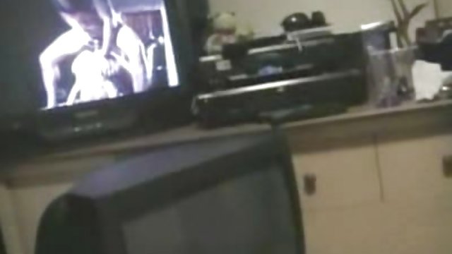 Сокрушительный MILF получает вкус Tommy Gunn